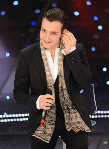 Valerio Scanu sul palco dell'Ariston